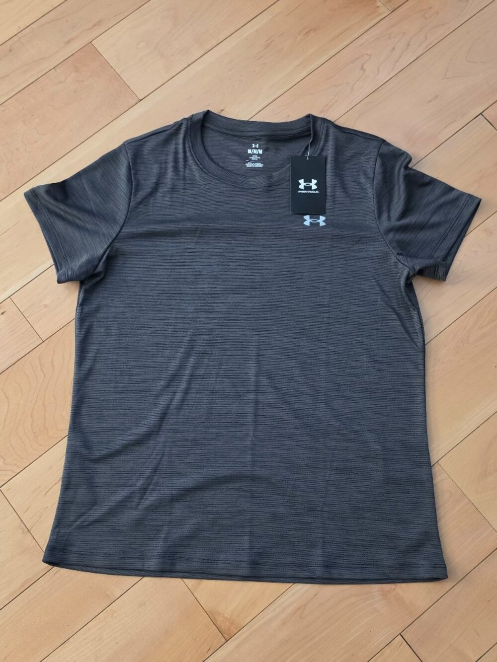 NWT Under Armour Women's Grey Short Sleeve Top M